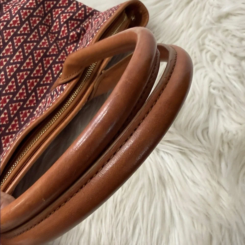 Rare TORY BURCH Jaden Tote Retails $498 - Picture 6 of 16